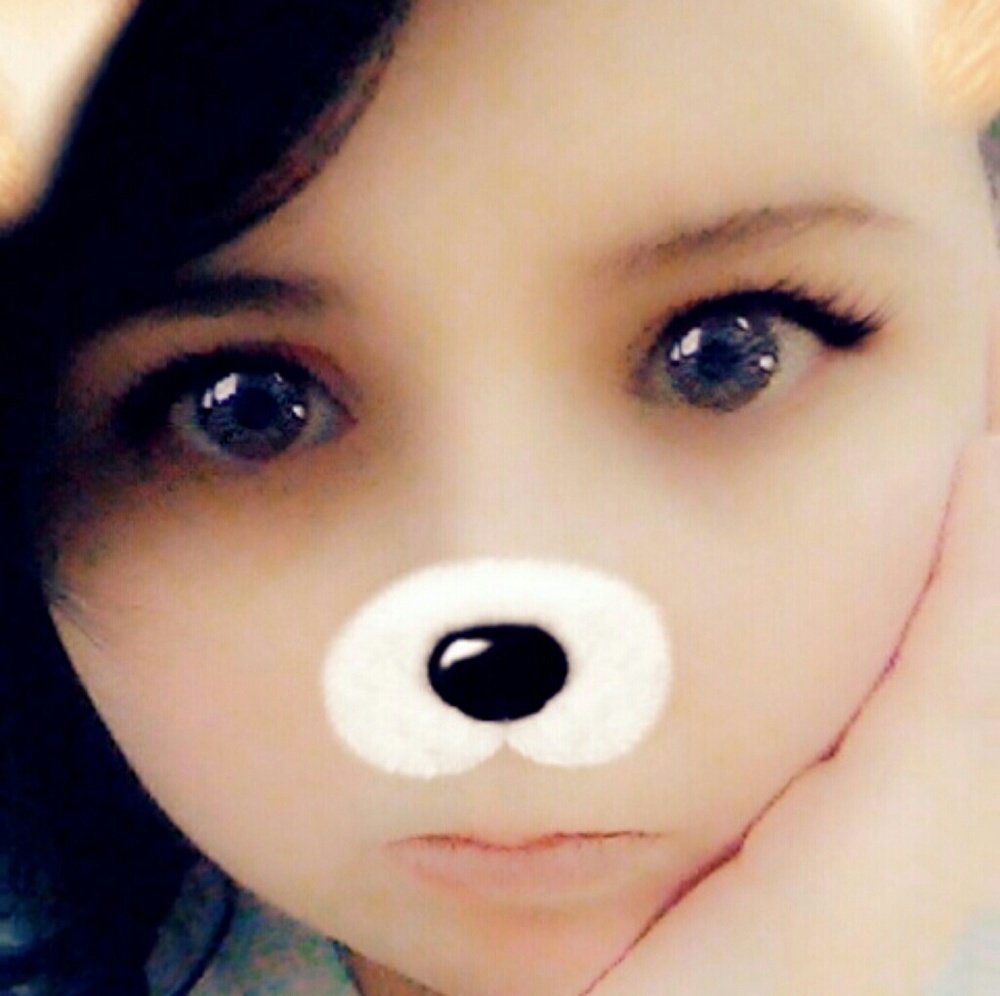 Meet your Posher, Claire